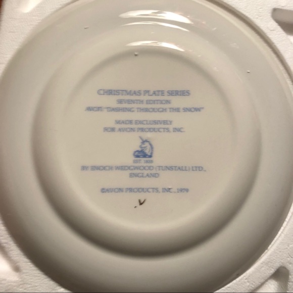 Avon Vintage 1979 Wedgwood Christmas Plate. - Picture 3 of 5